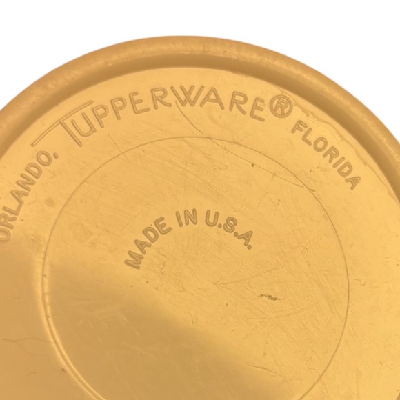 Vintage Tupperware Salt & Pepper Shakers - Picture 4 of 4